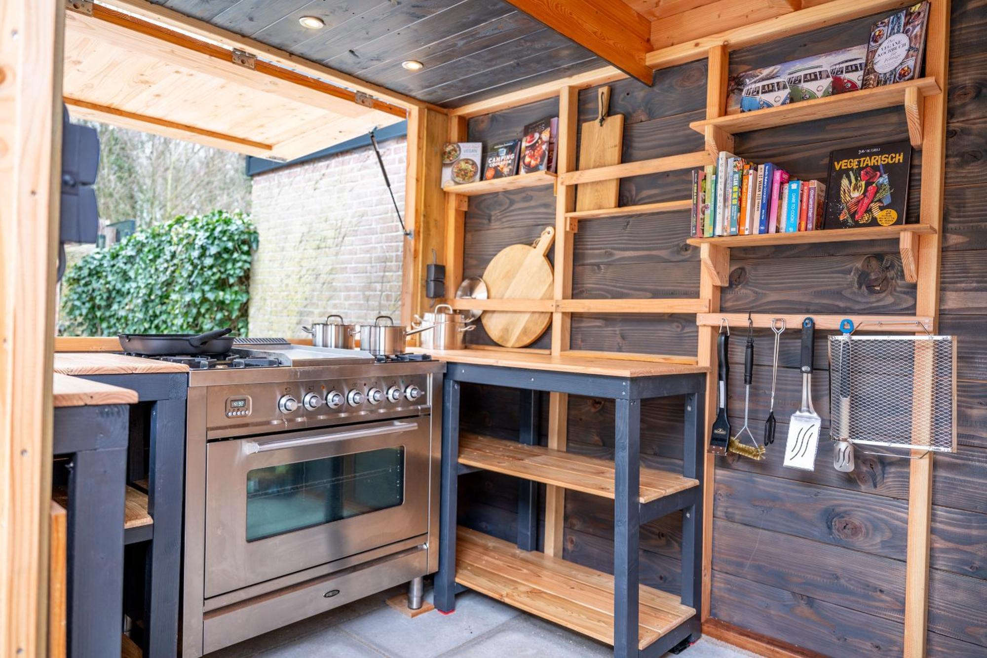 Kahakai Beach House - Unique Outdoor Kitchen - Next To Local Lake And 15 Min. The From Beach Noordwijkerhout Exterior photo